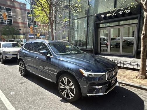 2022 Volvo XC60 B5 Inscription
