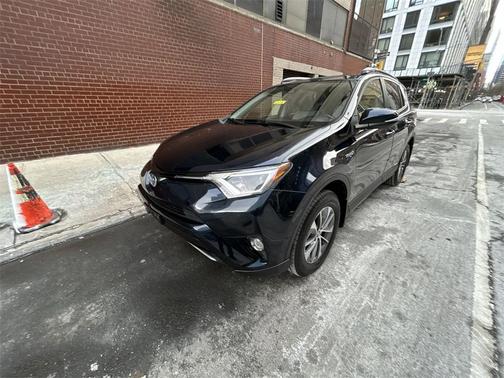 2017 Toyota RAV4 Hybrid XLE