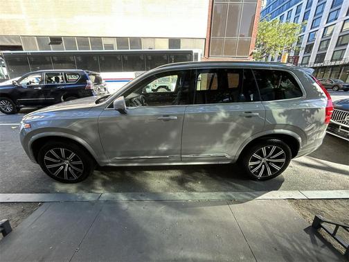 2024 Volvo XC90 B5 Core Bright Theme
