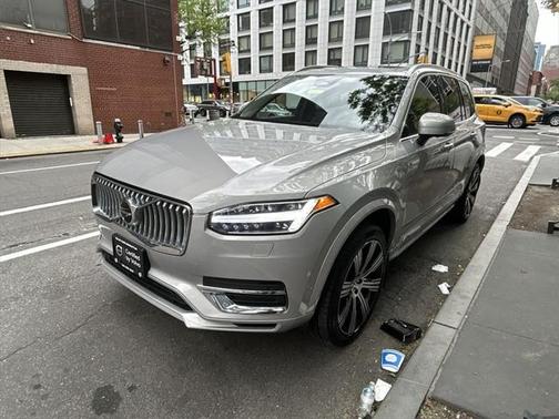 2024 Volvo XC90 Recharge Plug-In Hybrid T8 Ultimate Bright Theme 7-Seater