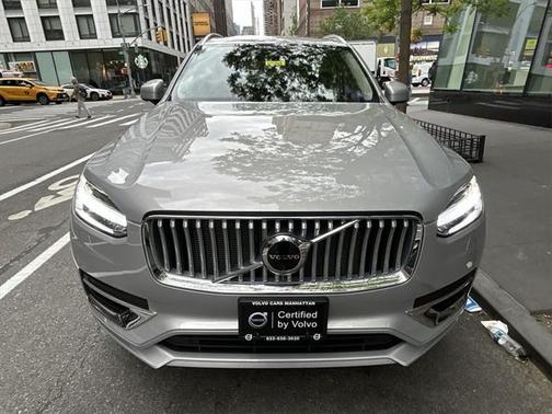 2024 Volvo XC90 Recharge Plug-In Hybrid T8 Ultimate Bright Theme 7-Seater