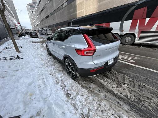2020 Volvo XC40 T5 R-Design