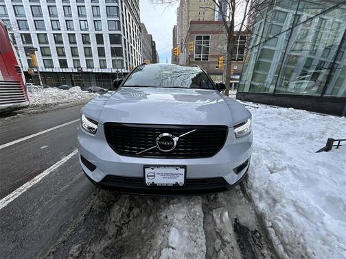 2020 Volvo XC40 T5 R-Design