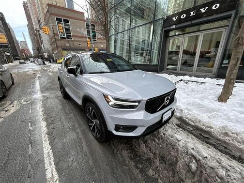 2020 Volvo XC40 T5 R-Design