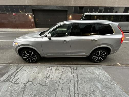 2024 Volvo XC90 B6 Plus Bright Theme 7-Seater