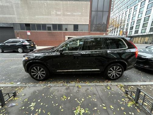 2024 Volvo XC90 B6 Plus Bright Theme 7-Seater