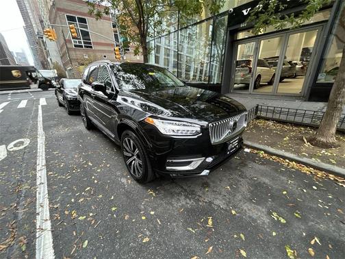 2024 Volvo XC90 B6 Plus Bright Theme 7-Seater