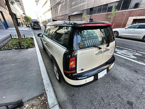 Pepper White 2010 MINI Cooper Clubman Base