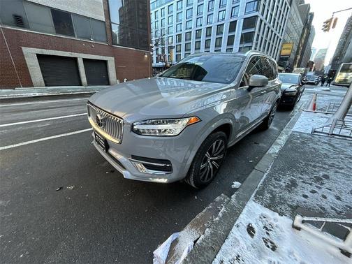 2024 Volvo XC90 B6 Plus Bright Theme 6-Seater