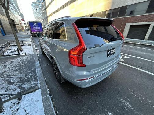 2024 Volvo XC90 B6 Plus Bright Theme 6-Seater
