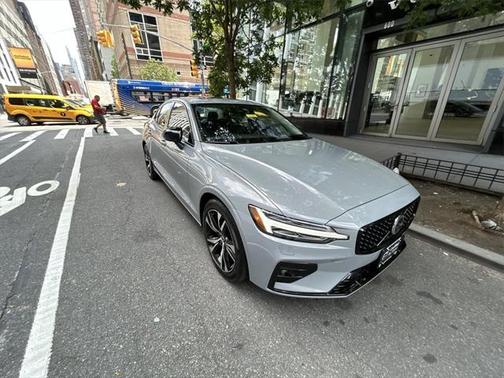 2025 Volvo S60 B5 Core