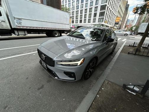 2025 Volvo S60 B5 Core