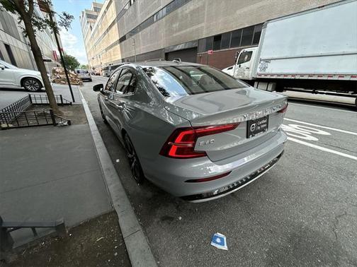 2025 Volvo S60 B5 Core