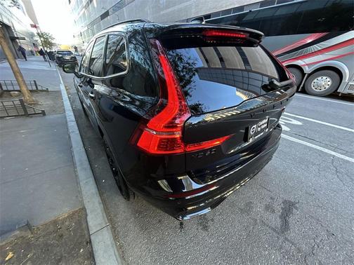 2024 Volvo XC60 B5 Ultimate Black Edition