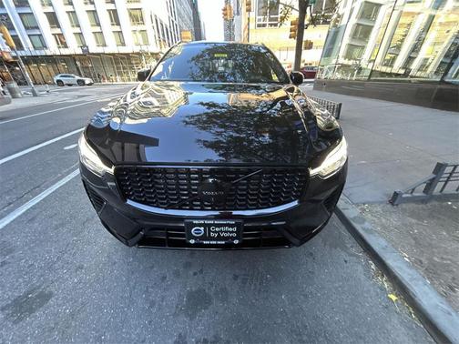 2024 Volvo XC60 B5 Ultimate Black Edition