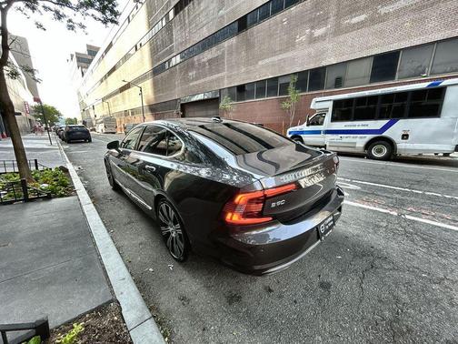 Platinum Grey Metallic 2022 Volvo S90 B6 Inscription