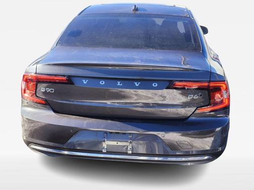 Platinum Grey Metallic 2022 Volvo S90 B6 Inscription