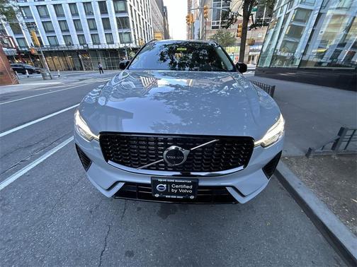 2025 Volvo XC60 Plug-In Hybrid T8 Plus