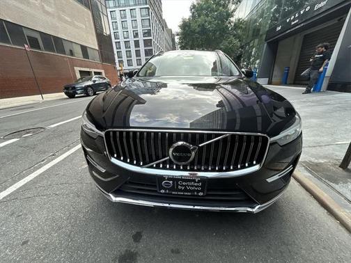 2022 Volvo XC60 B5 Inscription