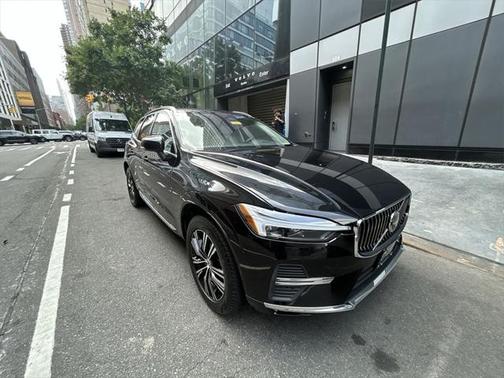 2022 Volvo XC60 B5 Inscription