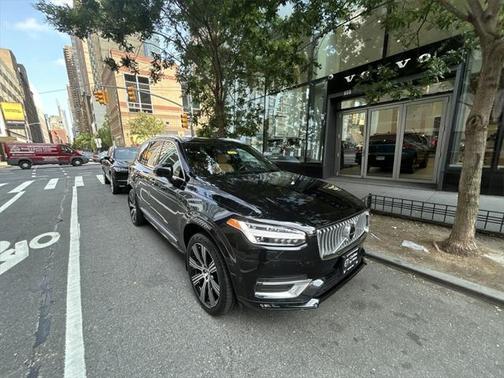 2022 Volvo XC90 T6 Inscription