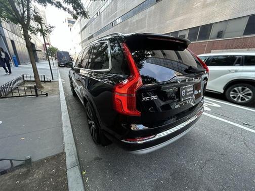 2022 Volvo XC90 T6 Inscription