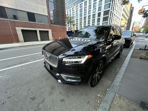 2022 Volvo XC90 T6 Inscription