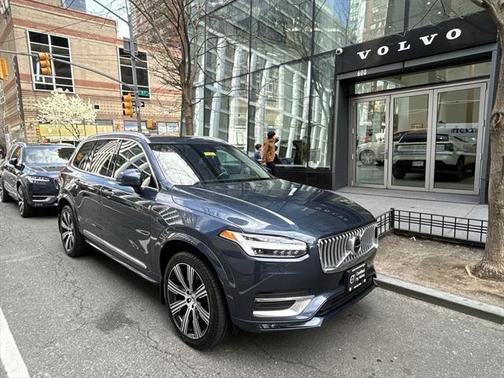 2022 Volvo XC90 T6 Inscription