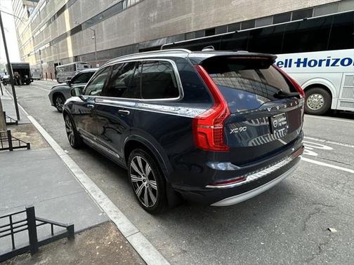 2022 Volvo XC90 T6 Inscription