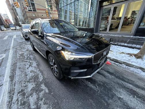 2023 Volvo XC60 B5 Plus Bright Theme