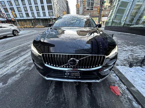 2023 Volvo XC60 B5 Plus Bright Theme