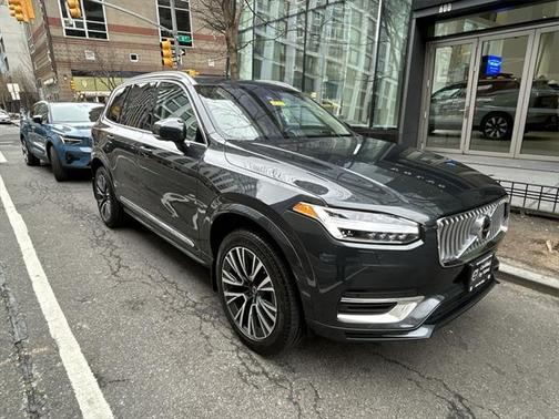 2022 Volvo XC90 Recharge Plug-In Hybrid T8 Inscription Expression 6 Passenger