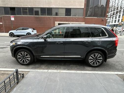 2022 Volvo XC90 Recharge Plug-In Hybrid T8 Inscription Expression 6 Passenger