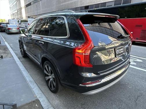 2022 Volvo XC90 Recharge Plug-In Hybrid T8 Inscription 6 Passenger