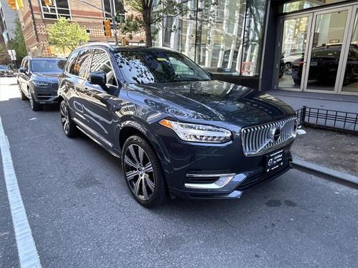 2022 Volvo XC90 Recharge Plug-In Hybrid T8 Inscription 6 Passenger