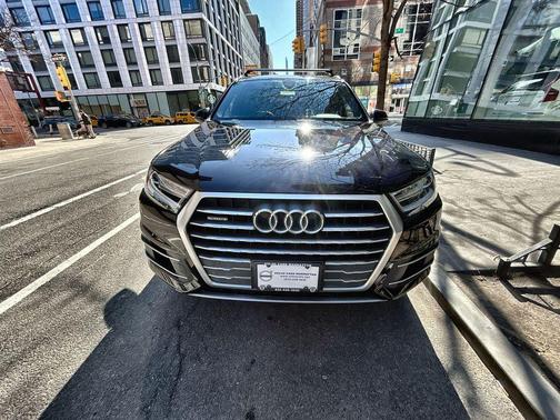 Orca Black Metallic 2019 Audi Q7 45 Premium