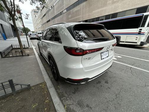 2024 Mazda CX-90 PHEV Premium Plus