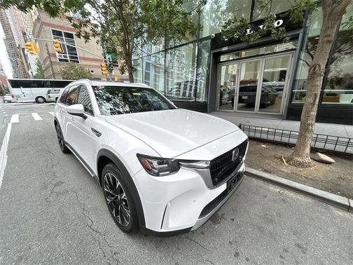 2024 Mazda CX-90 PHEV Premium Plus