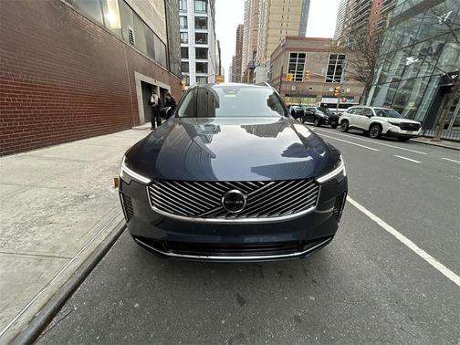 2025 Volvo XC90 B6 Plus 7-Seater