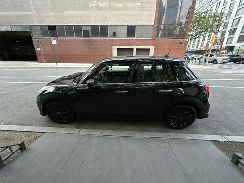2023 MINI Hardtop Cooper