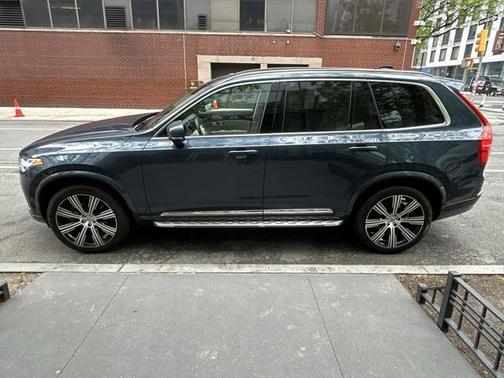 2023 Volvo XC90 B6 Ultimate 7-Seater