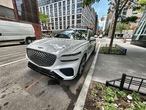 Alta White 2022 Genesis GV70 3.5T AWD Sport