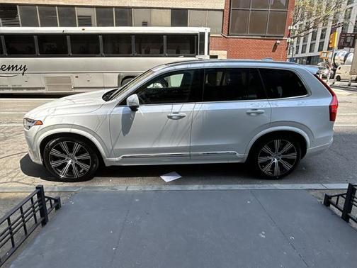 2023 Volvo XC90 B6 Ultimate 7-Seater