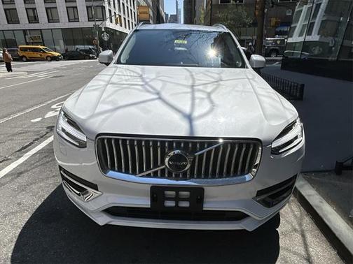2023 Volvo XC90 B6 Ultimate 7-Seater