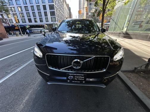 2019 Volvo XC90 T6 Momentum