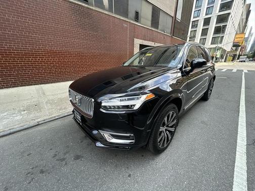 2024 Volvo XC90 B6 Plus Bright Theme 6-Seater