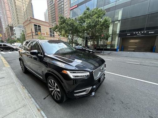 2024 Volvo XC90 B6 Plus Bright Theme 6-Seater