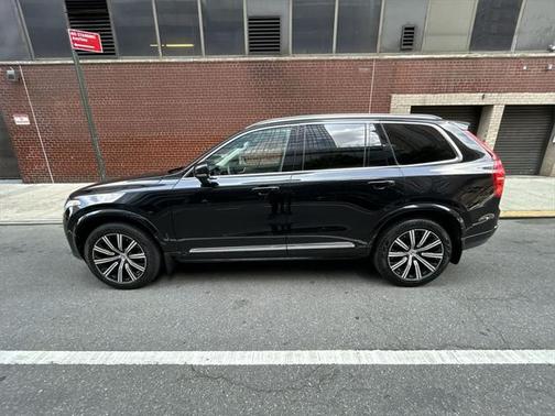 2024 Volvo XC90 B6 Plus Bright Theme 6-Seater