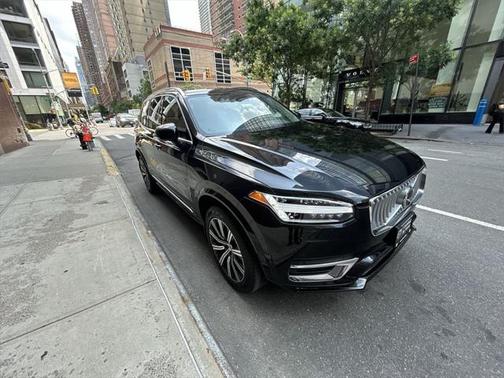 2024 Volvo XC90 B6 Plus Bright Theme 6-Seater