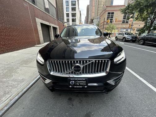 2024 Volvo XC90 B6 Plus Bright Theme 6-Seater